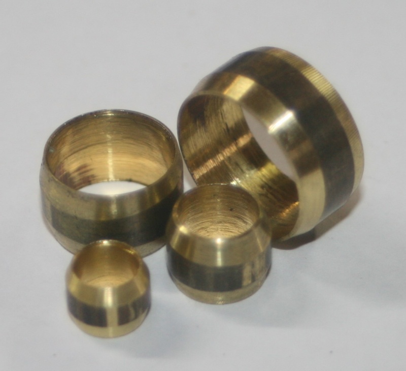 Муфта конусная d 12 латунь (бочонок) 864817