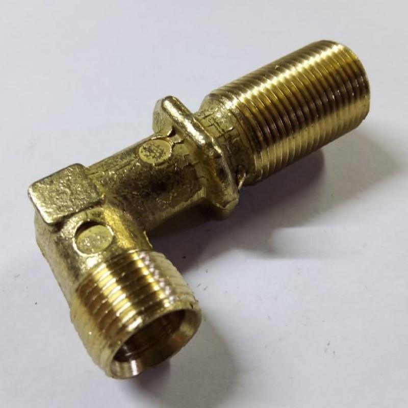 Угольник М18 х М20 голый